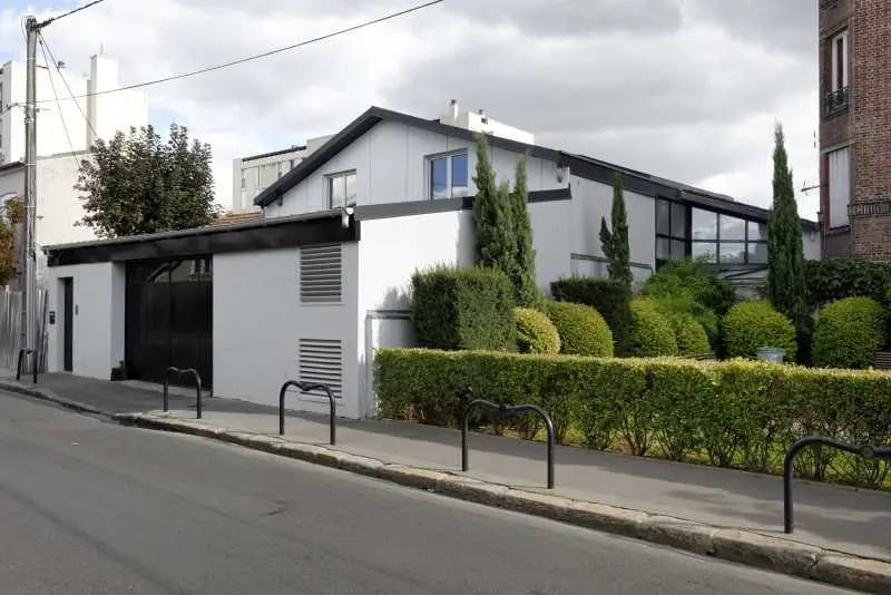 57 Rue Pierre Brossolette, Courbevoie to rent Building Photo- Image 1 of 3