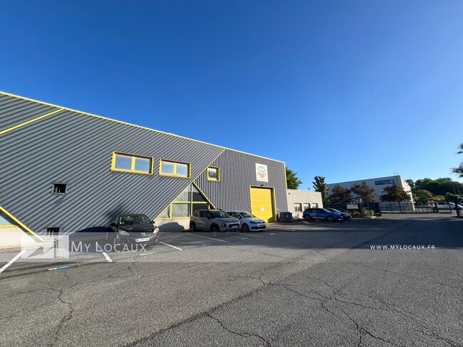 Location Local d'activités 749 m²