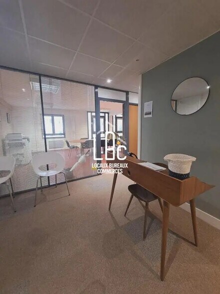 Rue Charles Brunellière, Nantes to rent - Interior Photo - Image 2 of 4