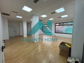 Retail in Cáceres, Cáceres to rent Interior Photo- Image 2 of 10