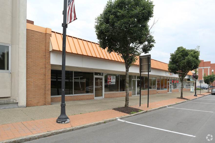 30-44 Main St, Lockport, NY for sale - Building Photo - Image 1 of 1