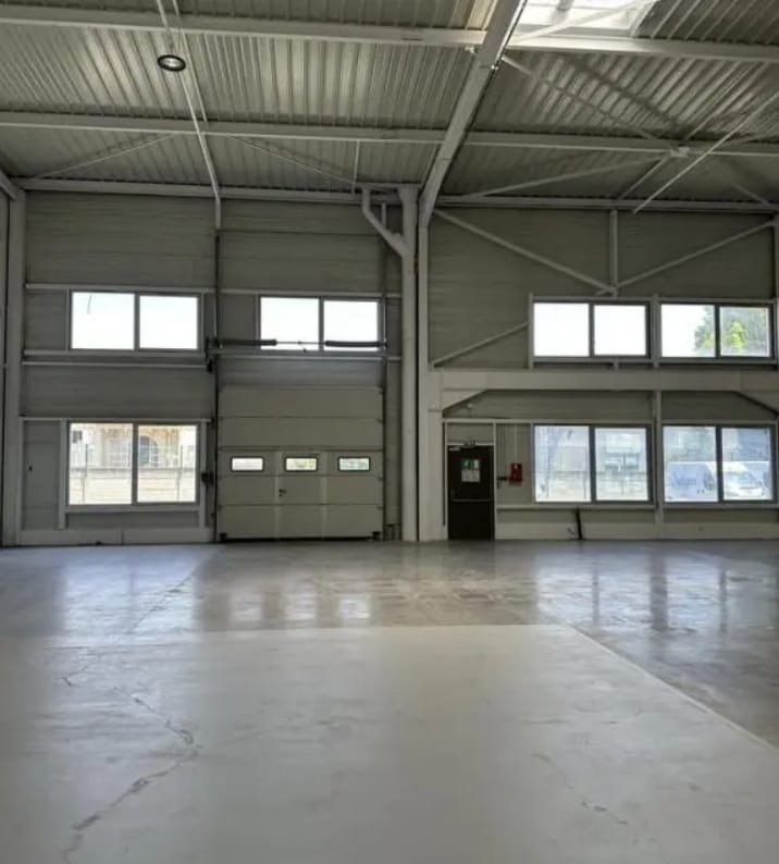 Industrial in Le Blanc-Mesnil to rent Interior Photo- Image 1 of 4