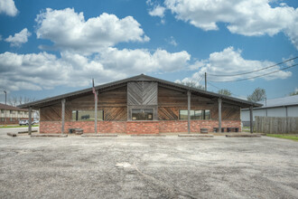 2447 Military Ave, Baxter Springs, KS for sale Primary Photo- Image 1 of 1