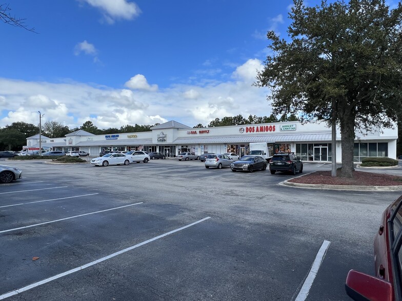 10095 Beach Blvd, Jacksonville, FL for rent - Building Photo - Image 1 of 8