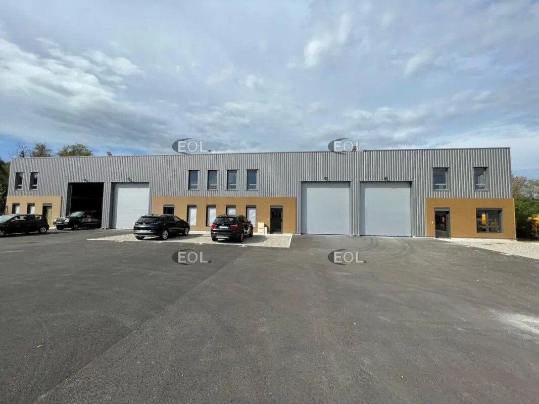 Light Industrial in Corbas to rent Building Photo- Image 1 of 13