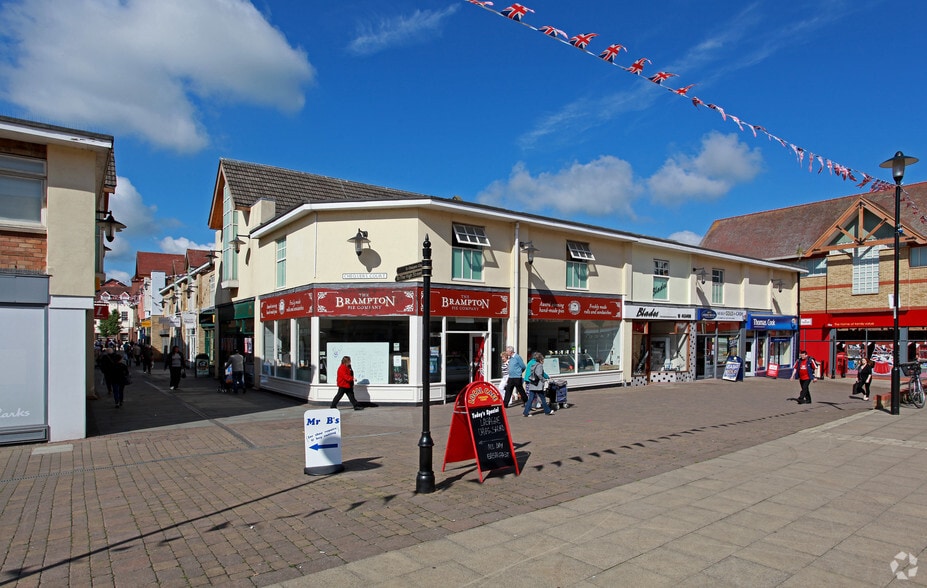 Chequers Ct, Fenstanton to rent - Building Photo - Image 2 of 7