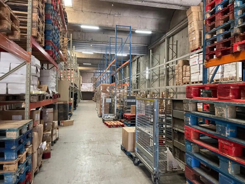 Industrial in Gonesse to rent - Interior Photo - Image 3 of 6