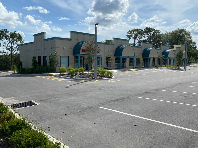 408-410 Hwy 466, The Villages, FL for rent - Building Photo - Image 1 of 5