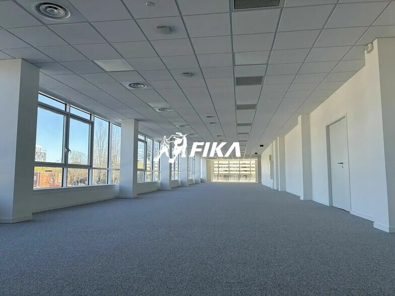 Office in Labège to rent - Interior Photo - Image 2 of 8