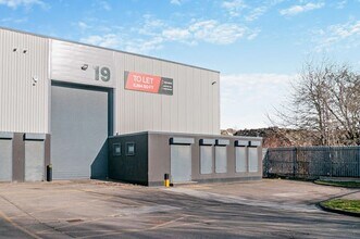 9-19 Lenton Dr, Leeds to rent Building Photo- Image 2 of 7
