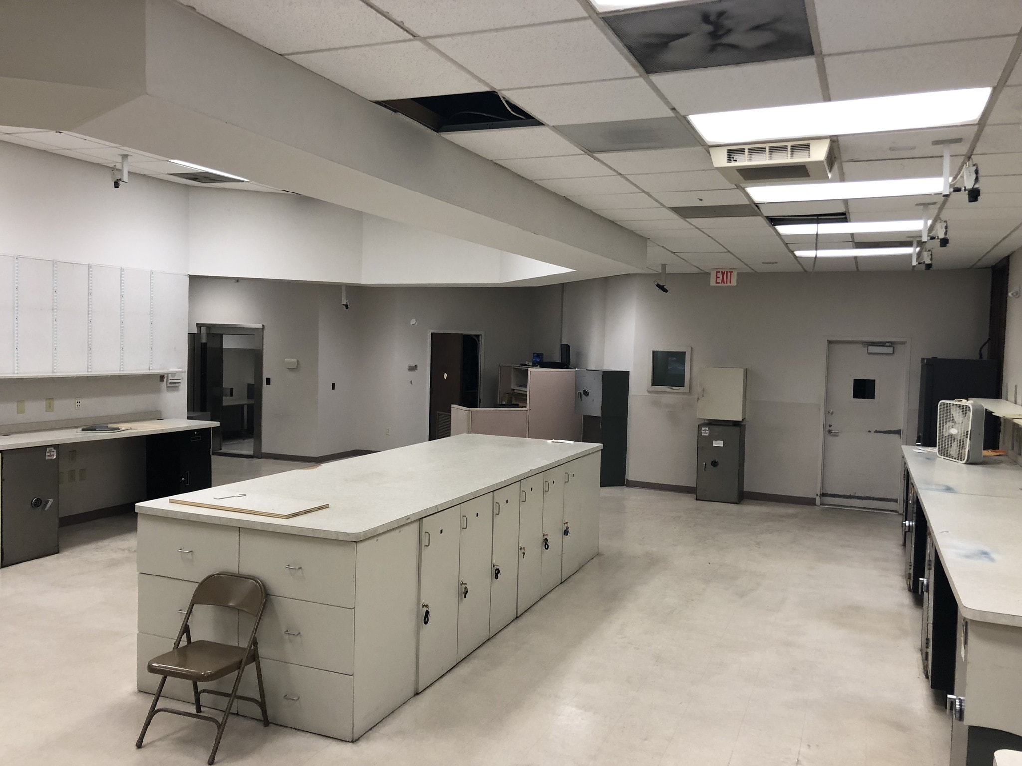 100 W Russell St, Fayetteville, NC to rent Interior Photo- Image 1 of 10