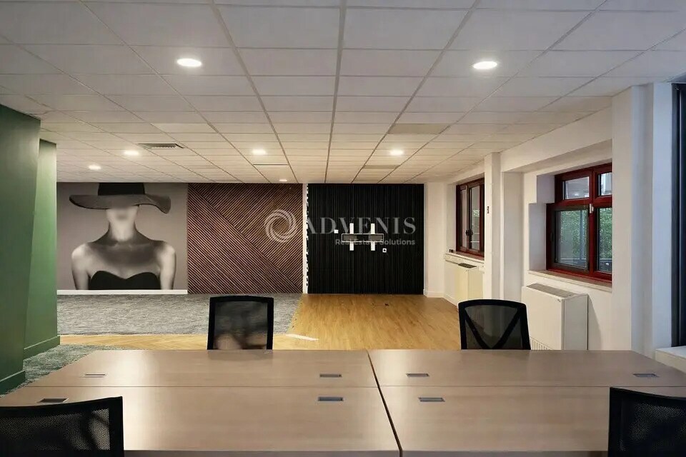 Office in Paris for sale Building Photo- Image 1 of 7