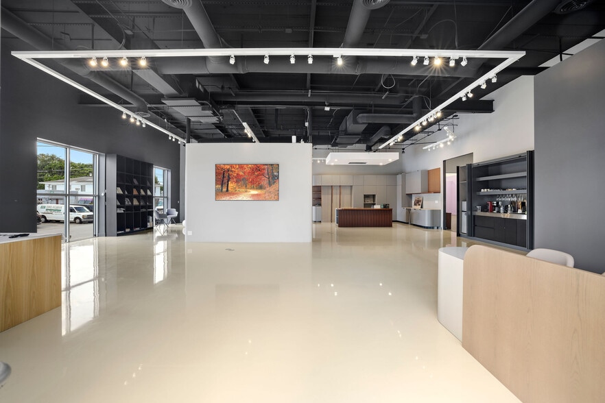 255-275 NE 59th St, Miami, FL to rent - Building Photo - Image 3 of 21