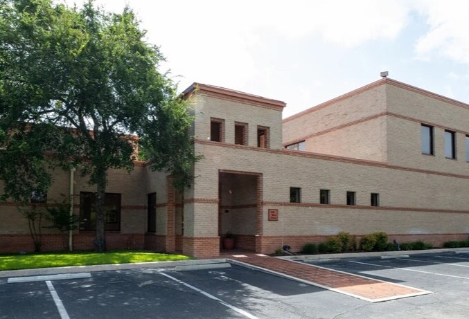 100 W Olmos Dr, San Antonio, TX for sale - Building Photo - Image 1 of 1