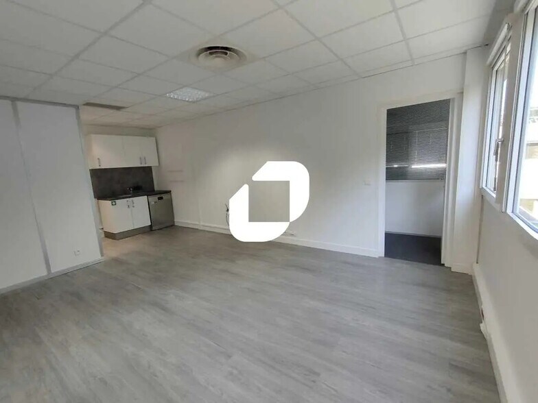 Office in Bièvres to rent - Interior Photo - Image 2 of 14