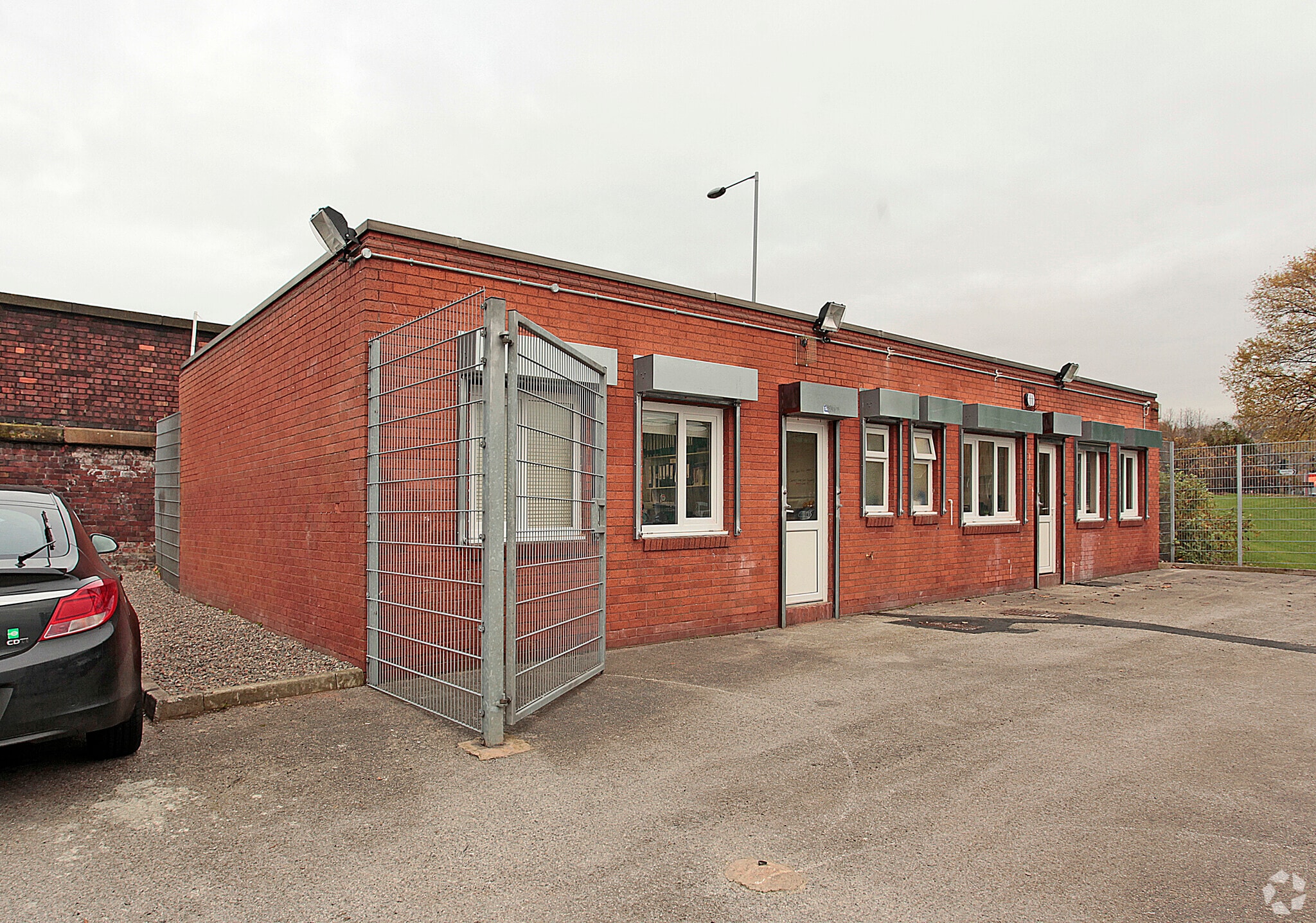 Parker St, Warrington to rent Primary Photo- Image 1 of 3