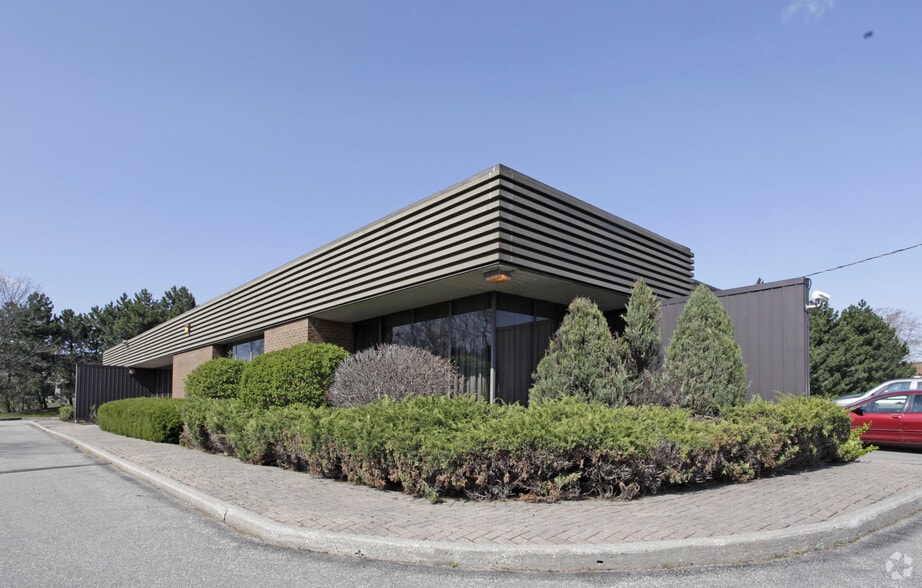 West Drive Portfolio portfolio of 2 properties for sale on LoopNet.co.uk - Primary Photo - Image 2 of 2