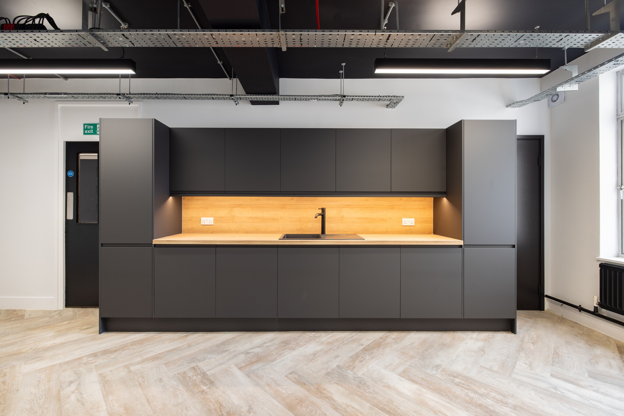 15-17 Young St, London to rent Interior Photo- Image 1 of 10