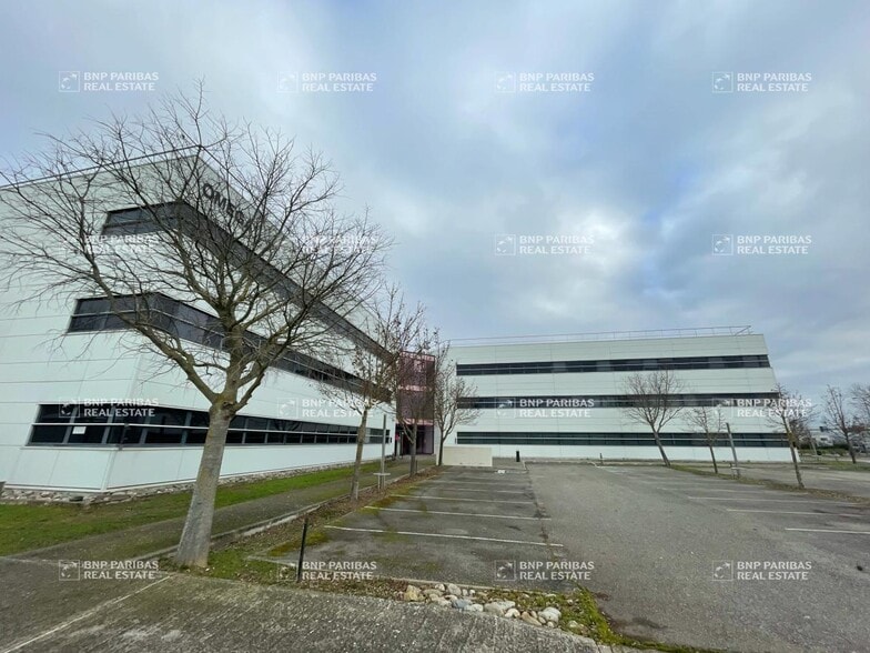 22 Boulevard Déodat De Séverac, Colomiers to rent - Building Photo - Image 2 of 26