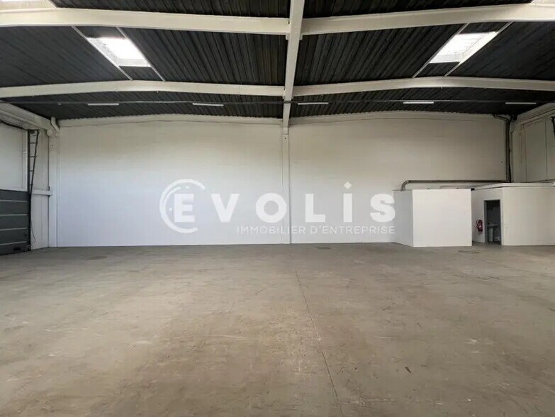 Light Industrial in Valenton to rent - Building Photo - Image 3 of 13