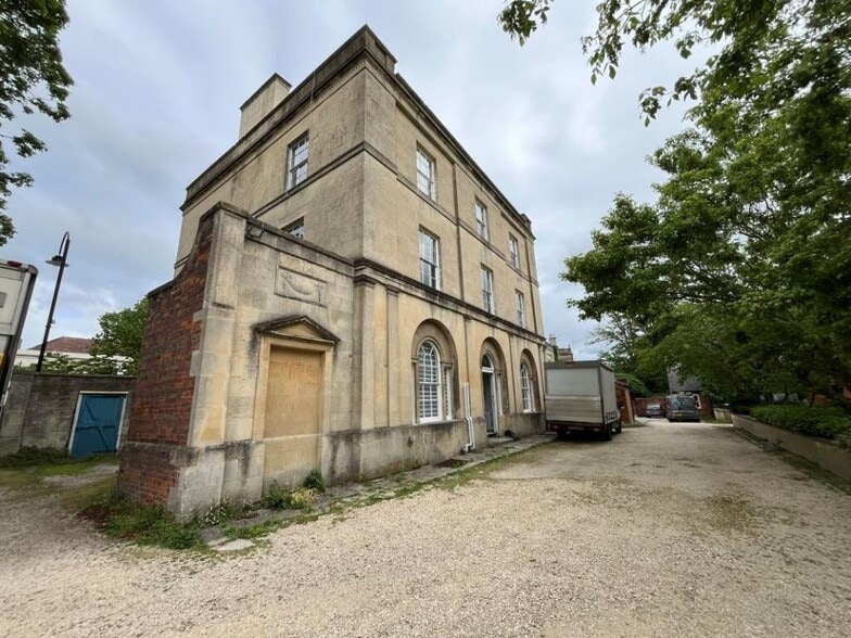 5 Roundstone St, Trowbridge for sale - Building Photo - Image 3 of 15