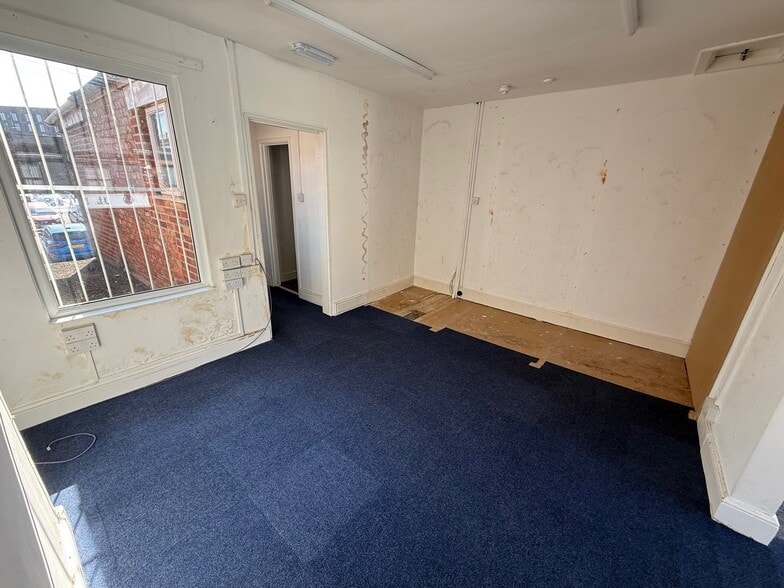 28 Havelock St, Swindon to rent - Interior Photo - Image 3 of 7