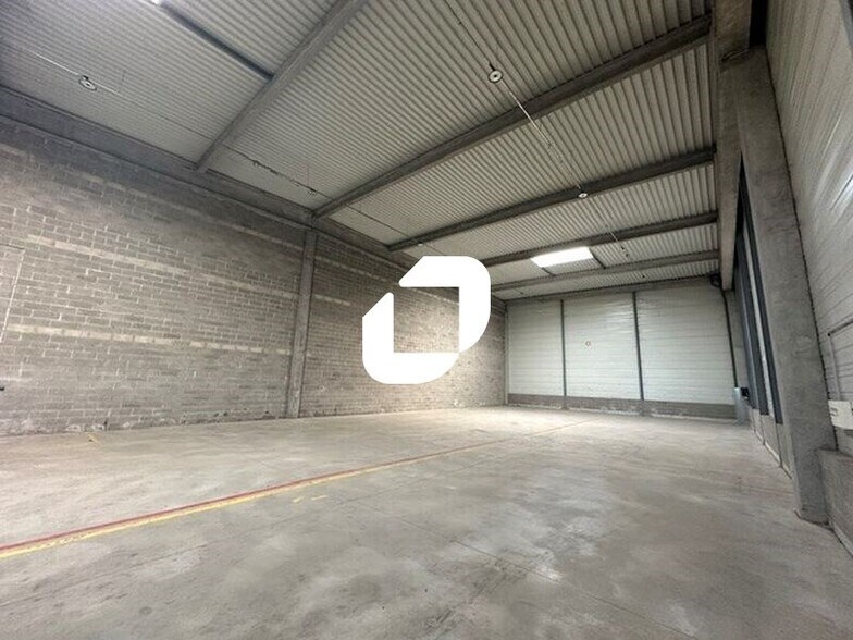 Light Industrial in Mitry-Mory to rent - Interior Photo - Image 3 of 8