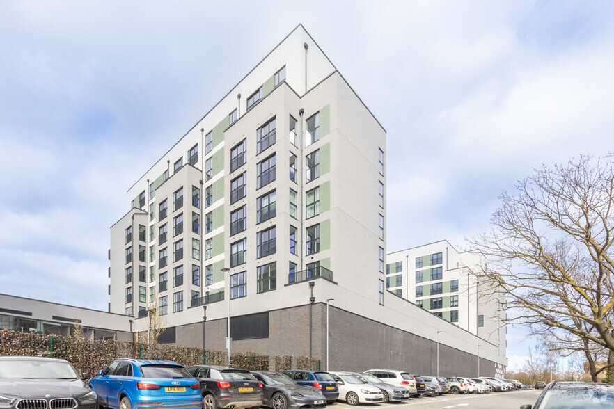 34 Saxon Gate E, Milton Keynes to rent - Building Photo - Image 3 of 3