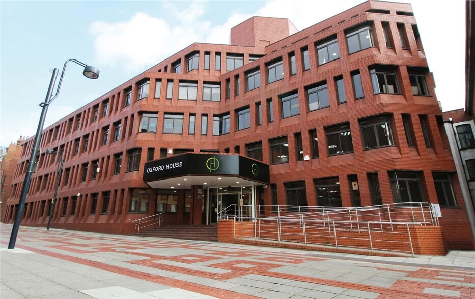 Oxford Row, Leeds to rent - Primary Photo - Image 1 of 1