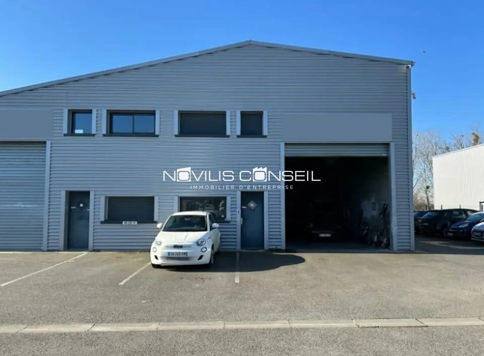 Location Local d'activités 160 m² - Photo 1