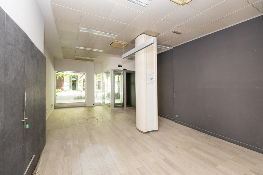 Calle Gran Vía de Colón, 42, Granada, Granada for sale - Interior Photo - Image 2 of 27