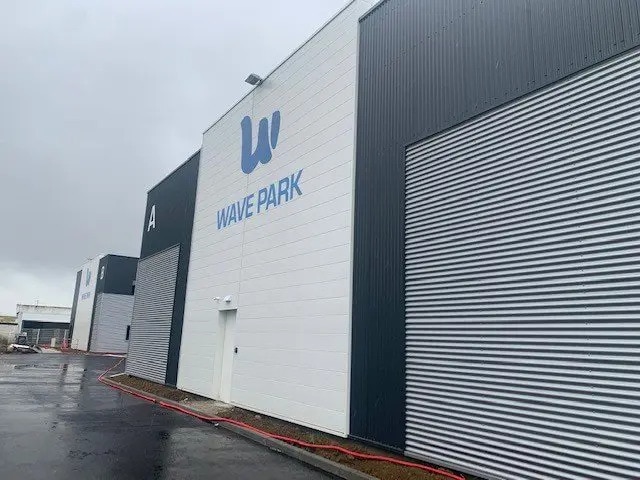 Location Local d'activités 360 m² - Photo 1