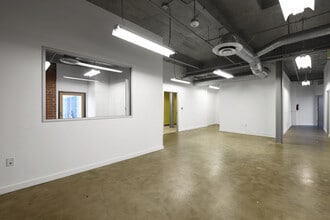 400 S Beverly Dr, Beverly Hills, CA to rent Building Photo- Image 2 of 9