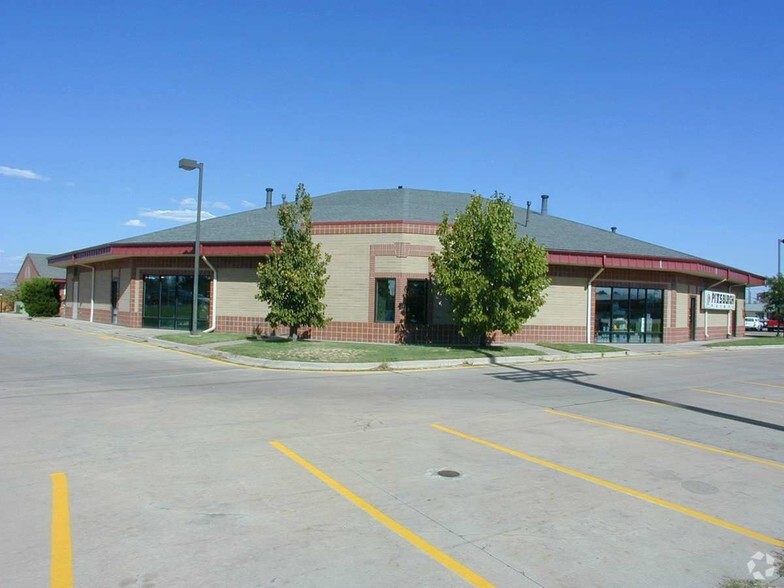 3701 S Santa Fe Dr, Sheridan, CO for rent - Building Photo - Image 2 of 6