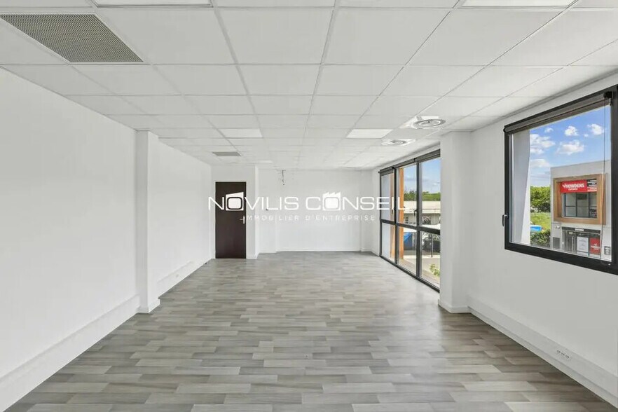 Light Industrial in Toulouse to rent - Interior Photo - Image 3 of 5