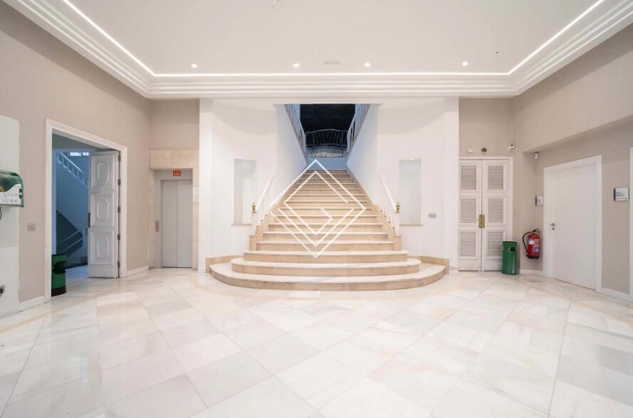 Office in Madrid, Madrid to rent - Interior Photo - Image 3 of 18