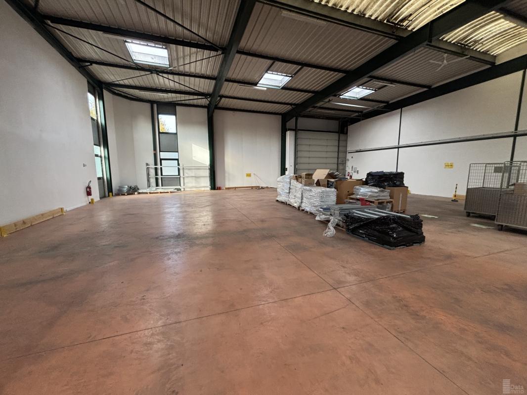 Industrial in Villepinte to rent Building Photo- Image 1 of 34