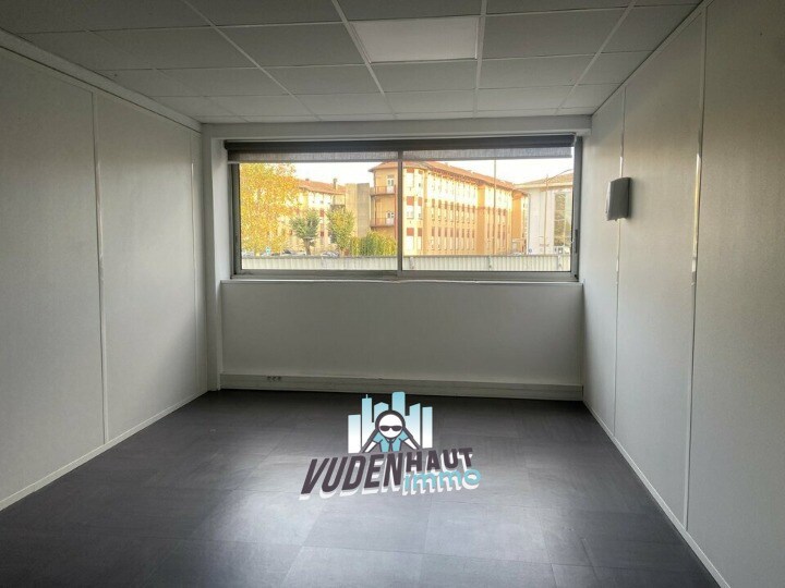 Office in Toulouse to rent - Interior Photo - Image 2 of 9
