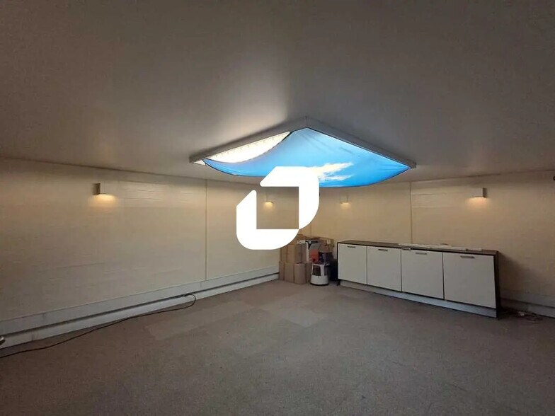 Office in Bordeaux for sale - Interior Photo - Image 3 of 4