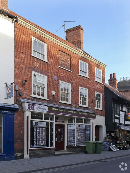 35-35A Kirk Gate, Newark to rent - Primary Photo - Image 1 of 6