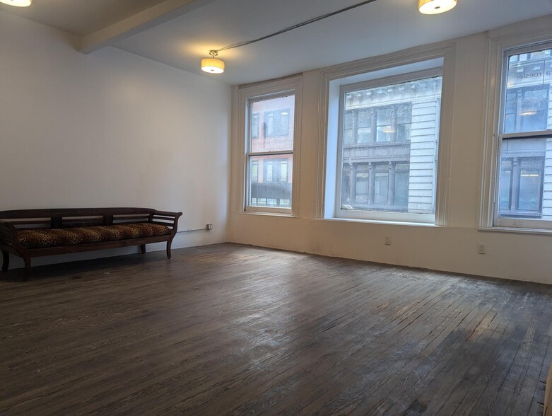 47 W 28th St, New York, NY for rent - Interior Photo - Image 2 of 4