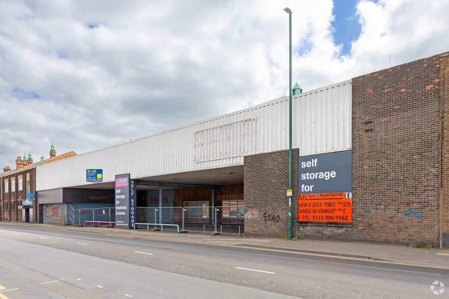 Meadow Ln, Nottingham to rent - Building Photo - Image 2 of 3