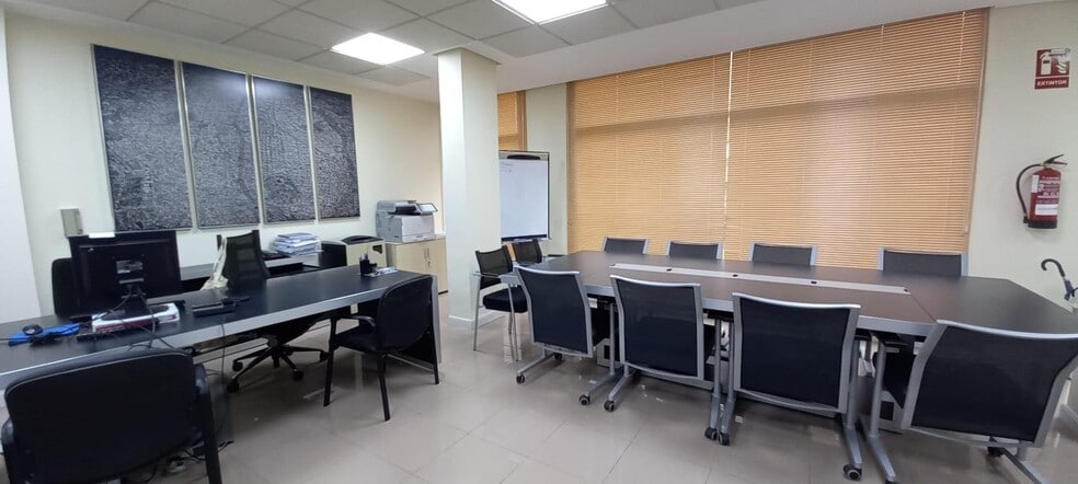 Office / Retail in Pozuelo de Alarcón, Madrid to rent - Interior Photo - Image 2 of 5