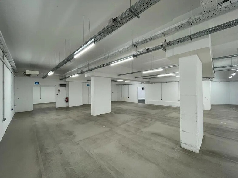 Build-to-Rent in Marseille for sale - Interior Photo - Image 2 of 7