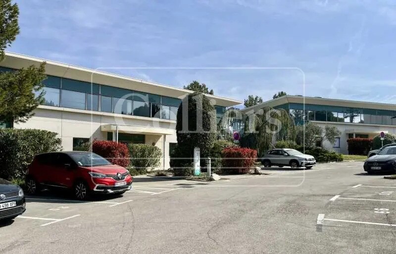 Office in Aix-en-Provence to rent Building Photo- Image 1 of 11