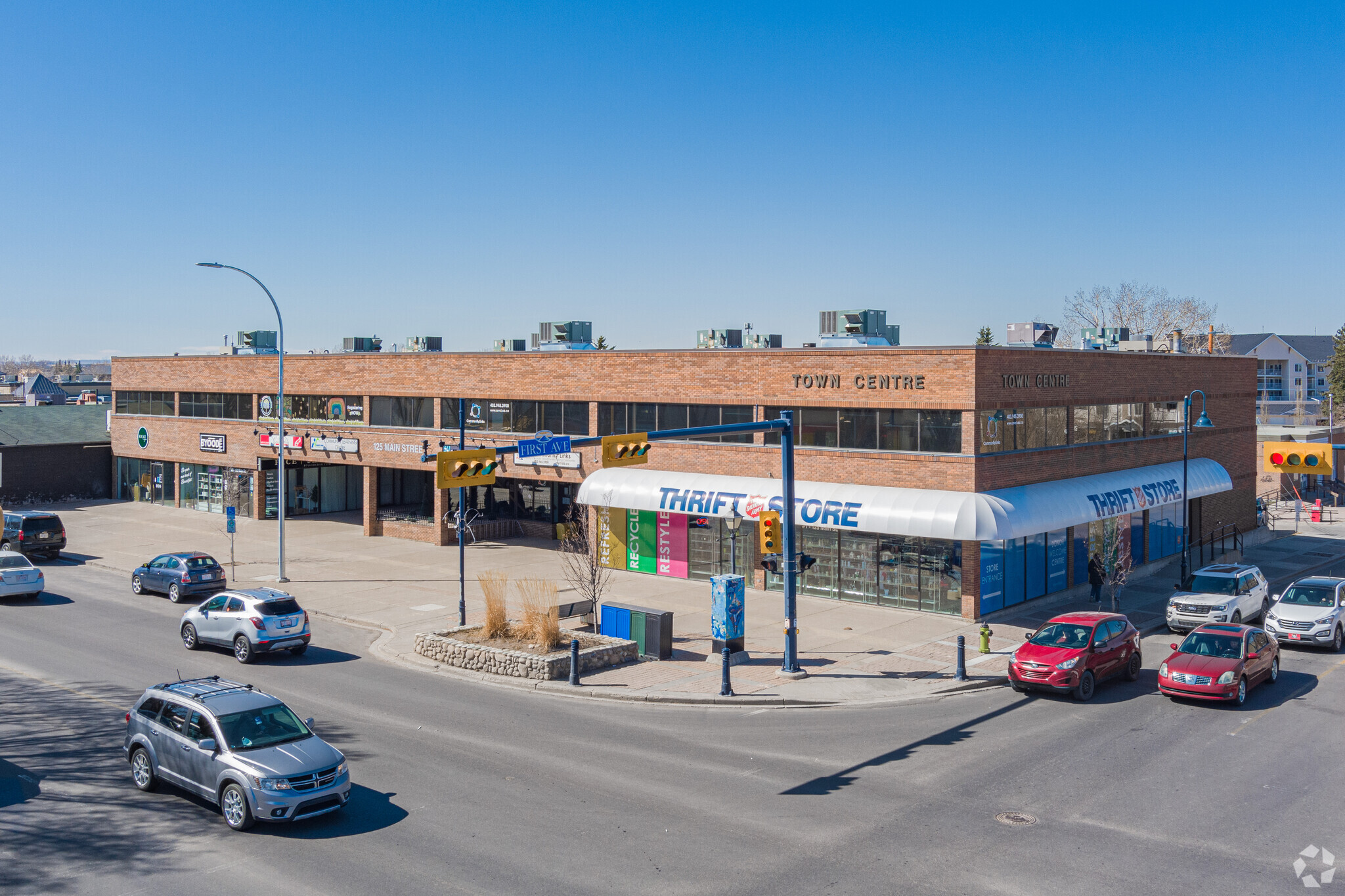 125 Main St N, Airdrie, AB for sale Primary Photo- Image 1 of 7