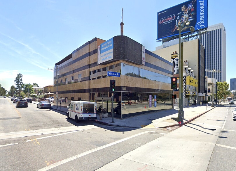 Miracle Mile Museum Row Opportunity portfolio of 3 properties for sale on LoopNet.co.uk - Building Photo - Image 3 of 17