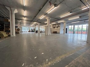 Greenhill Industrial Estate, Hebden Bridge to rent Interior Photo- Image 2 of 4