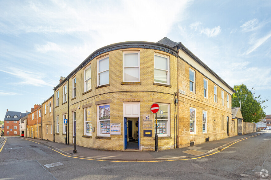 Finkin St, Grantham for rent - Building Photo - Image 1 of 5