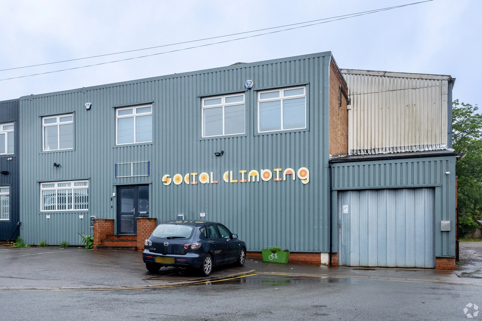 Vulcan Rd, Solihull to rent Primary Photo- Image 1 of 3